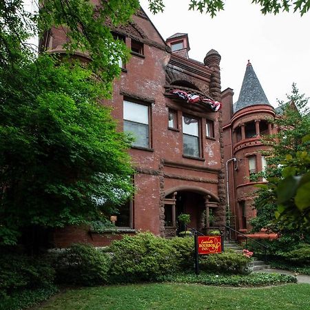 Louisville Bourbon Inn Esterno foto