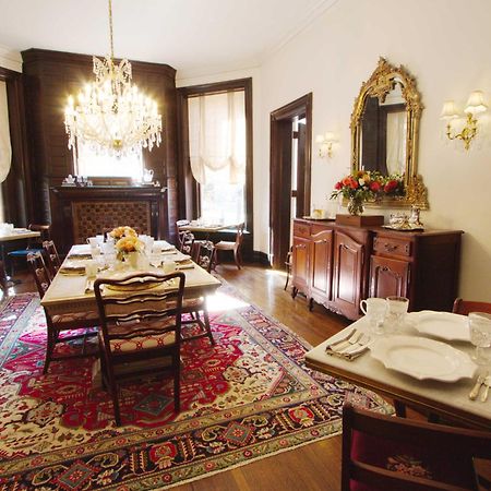 Louisville Bourbon Inn Esterno foto