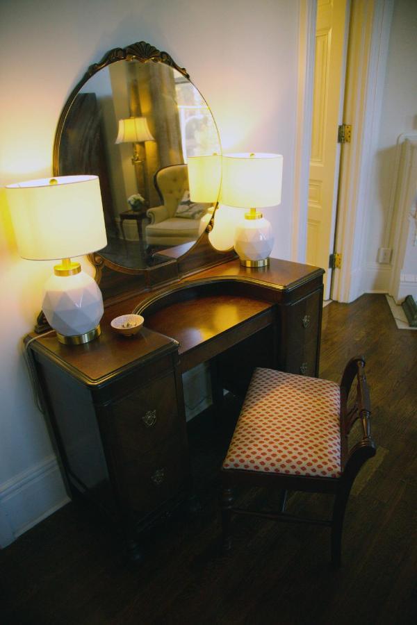 Louisville Bourbon Inn Esterno foto